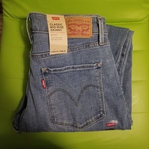 Levi's Classic Mid-Rise Skinny Jeans